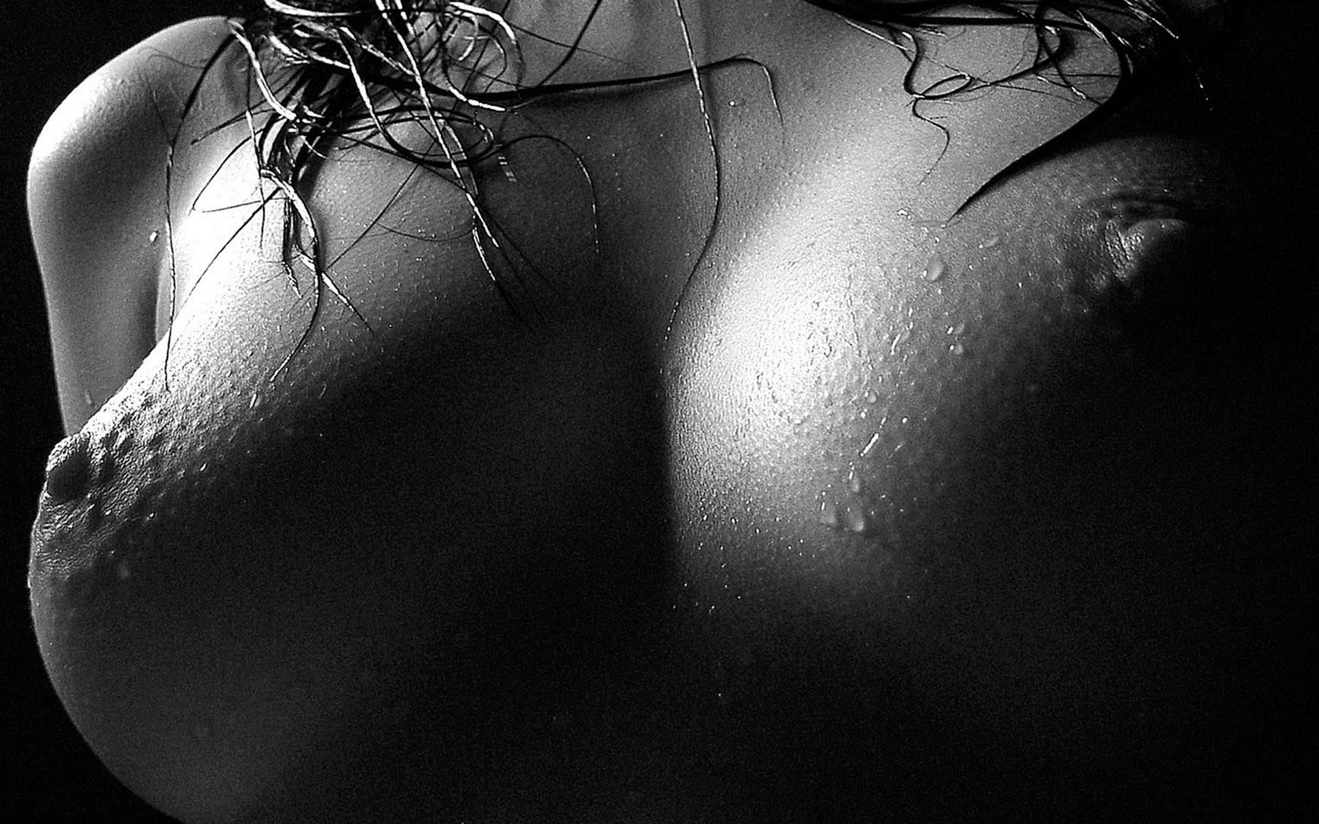 черно белые картинки женской груди фото 21
